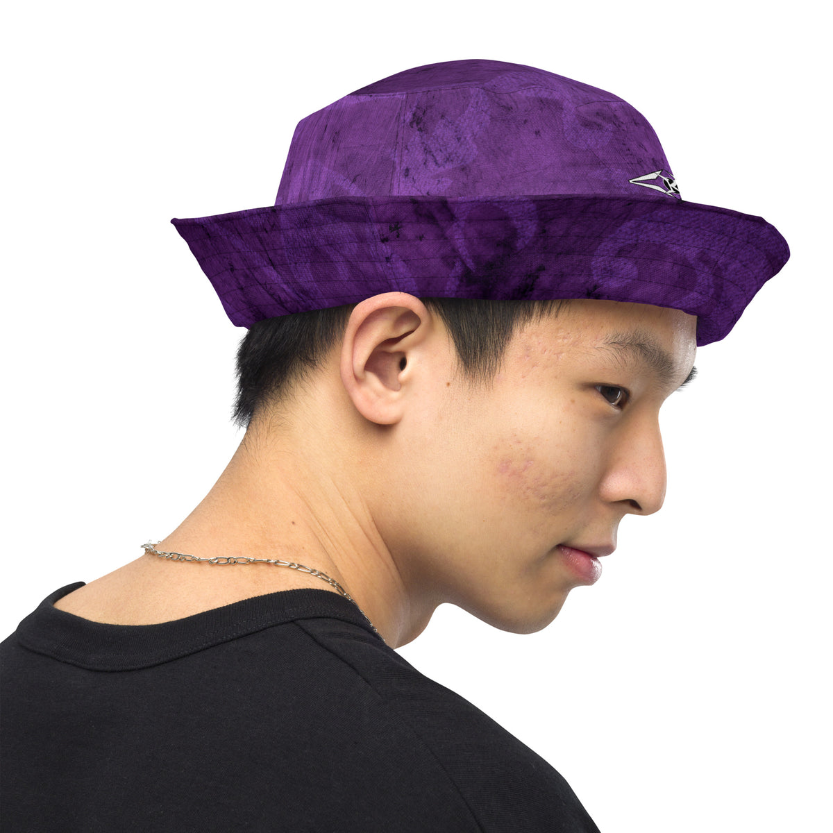 Reversible bucket hat