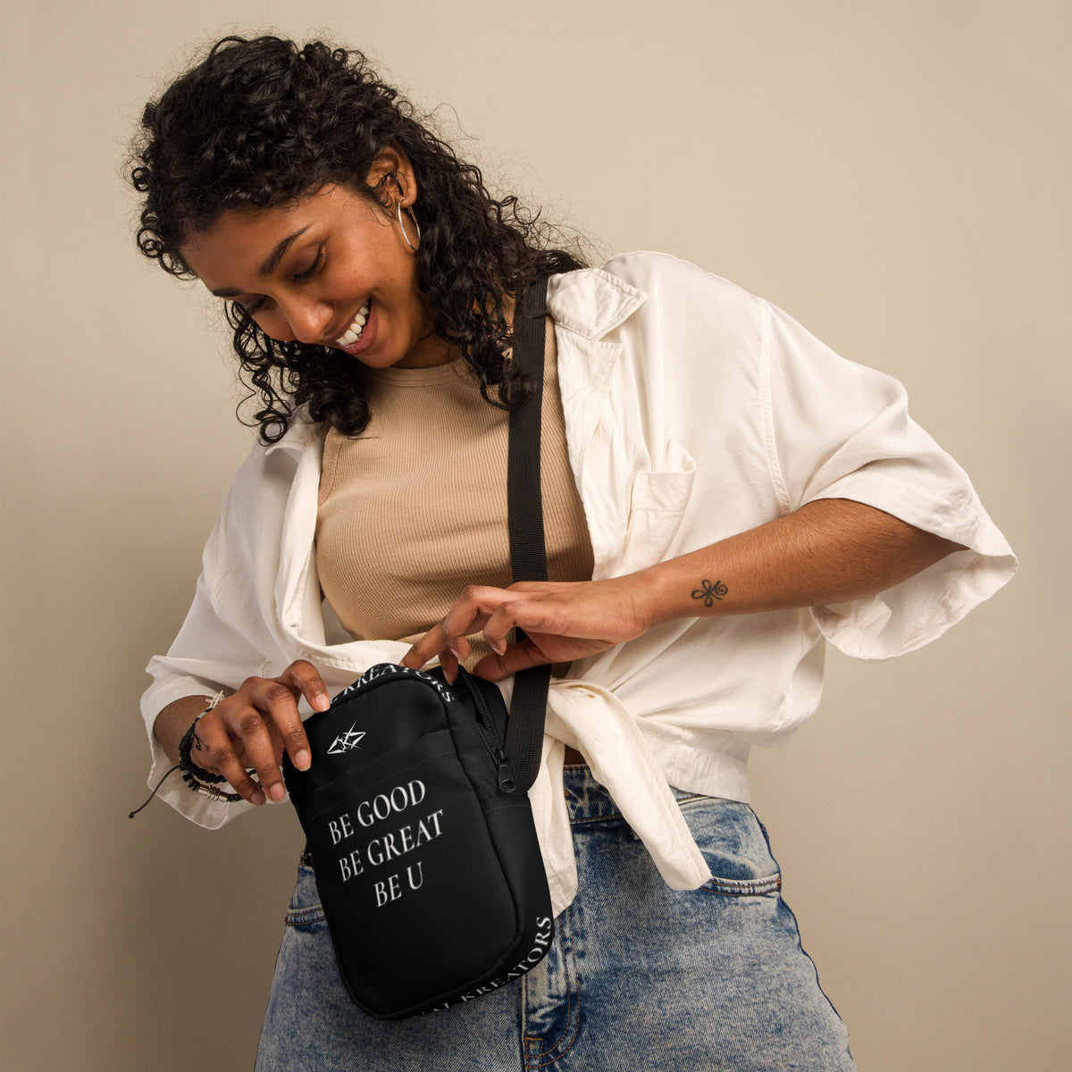 BLACK CROSSBODY